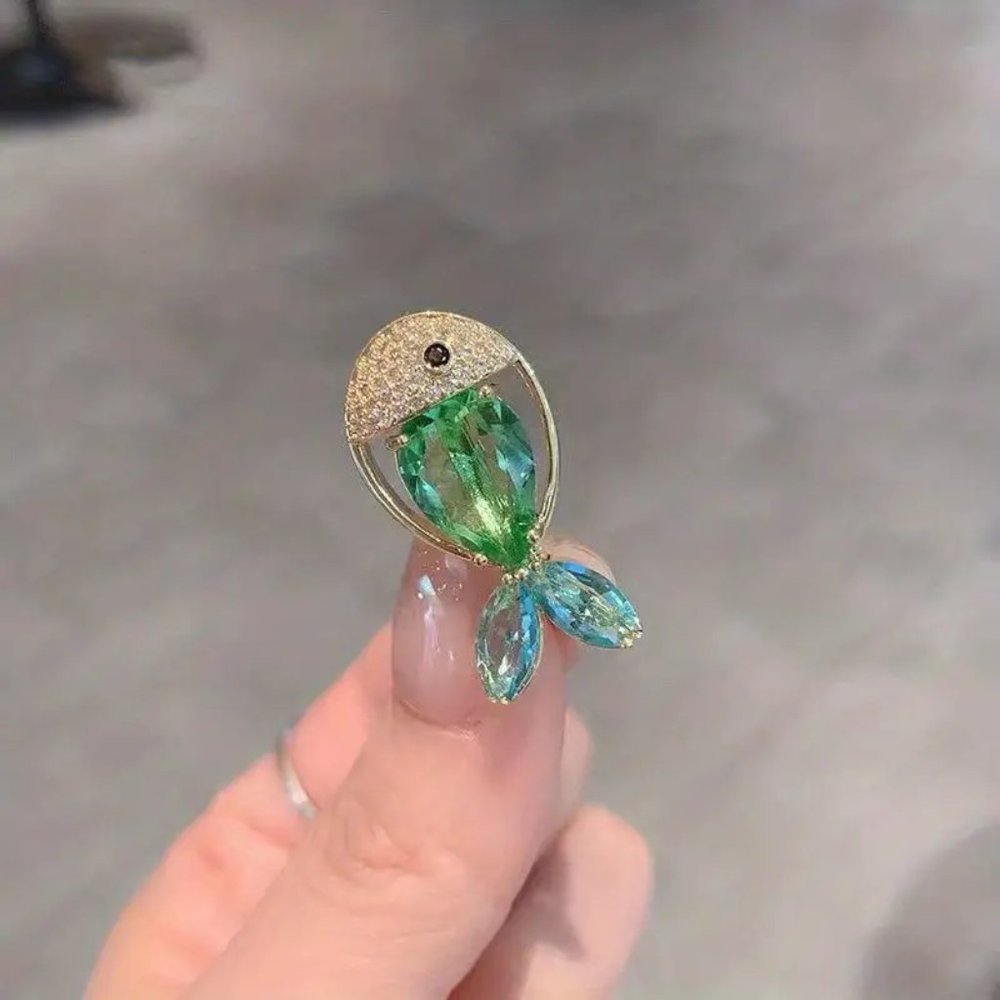 Beautiful Fish Brooch - Picture 4 of 4